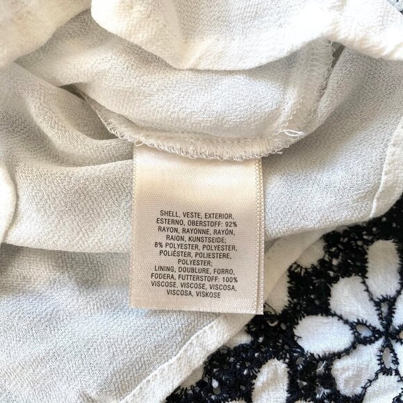 Maeve Anthropologie Sleeveless Blouse Size 0 Black & White Floral Lace Overlay - Picture 10 of 14